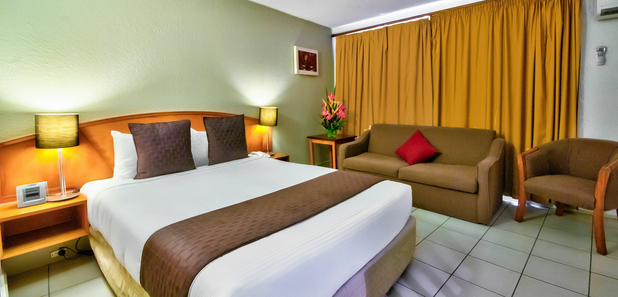 סובה Tanoa Plaza Hotel מראה חיצוני תמונה